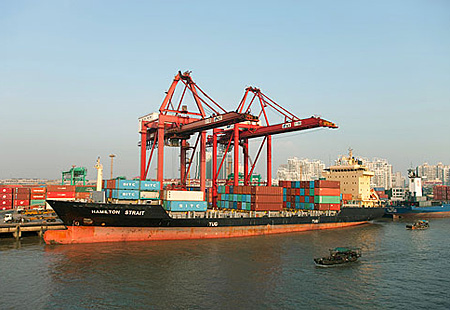 貨從香港出口，還是進口到內地再出口出去?